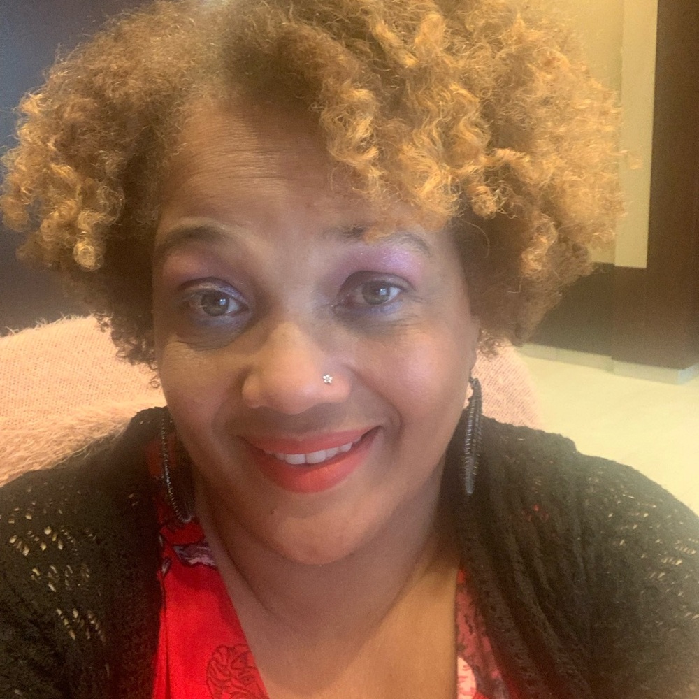 Meet your Posher, Dionne